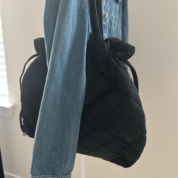 Micheal Kors Black Quilted Drawstring Tote with Patent Leather Handles - Picture 3 of 11